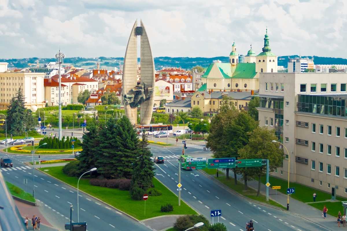 Kupno mieszkania w centrum – zalety i wady takiego wyboru